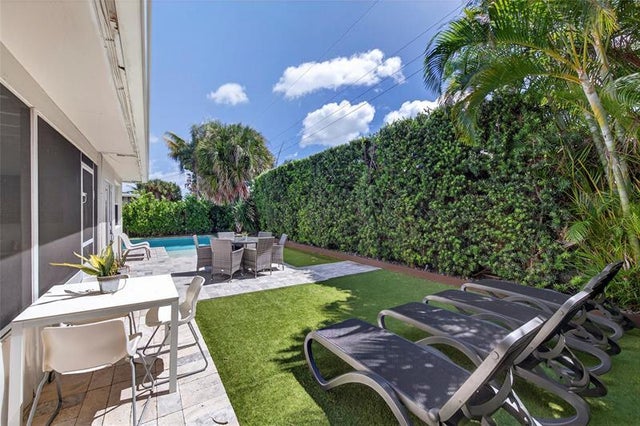 2 of 31 - 1920 Ne 26th Dr, Wilton Manors, FL