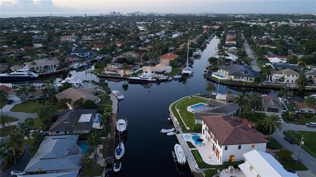 3 of 40 - 4410 Ne 24th Ter, Lighthouse Point, FL