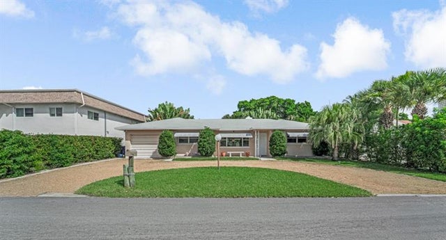 1 of 34 - 1122 Beach Rd, Riviera Beach, FL