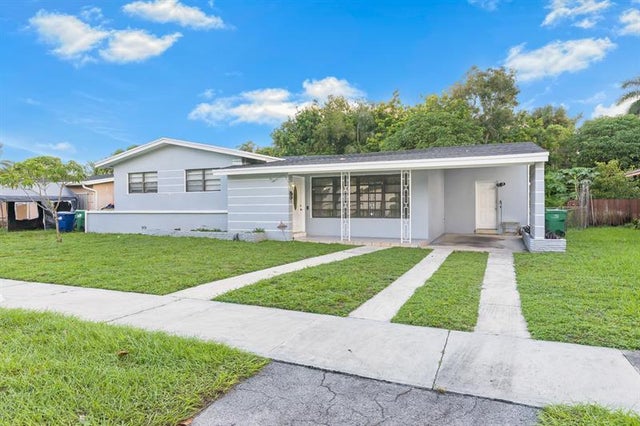 2 of 37 - 14800 Ne 8th Ct, Unincorporated Dade County, FL