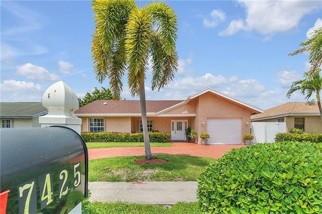 1 of 37 - 7425 Sw 14th Ct, North Lauderdale, FL