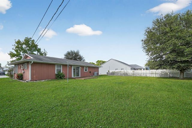 5 of 30 - 1131 Sw Coleman Ave, Port St. Lucie, FL