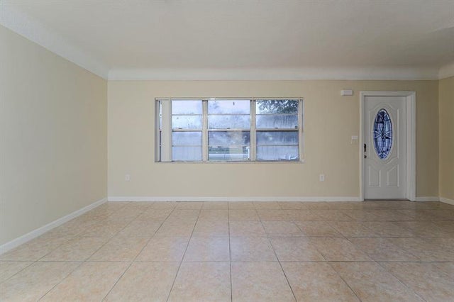 4 of 27 - 3341 Nw 7th St, Lauderhill, FL