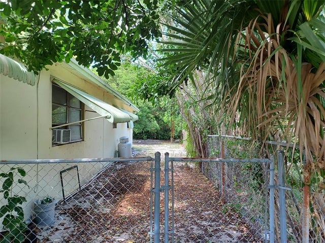 3 of 17 - 163 Sw 4th St, Deerfield Beach, FL