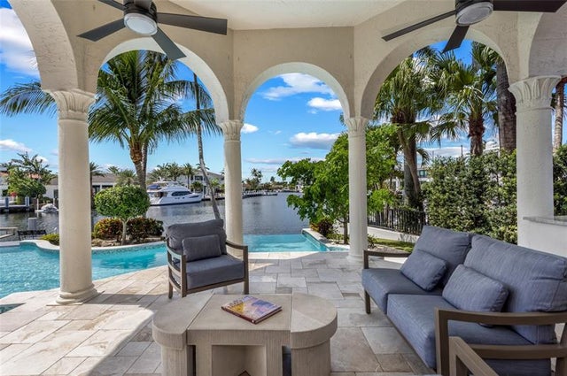 4 of 55 - 3111 Ne 27th Ave, Lighthouse Point, FL