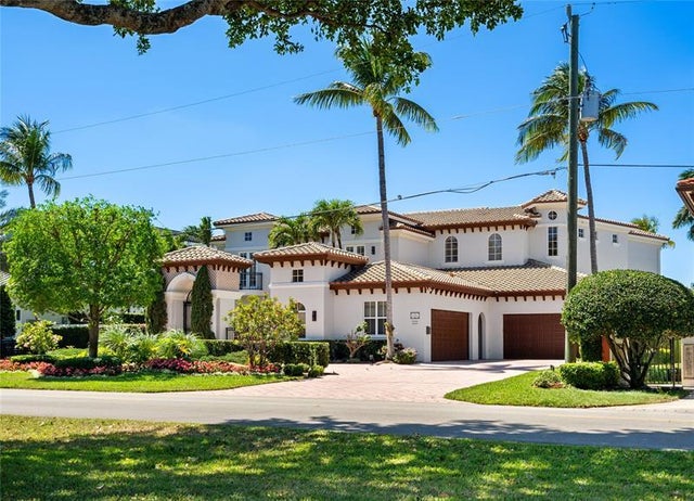 5 of 55 - 3111 Ne 27th Ave, Lighthouse Point, FL