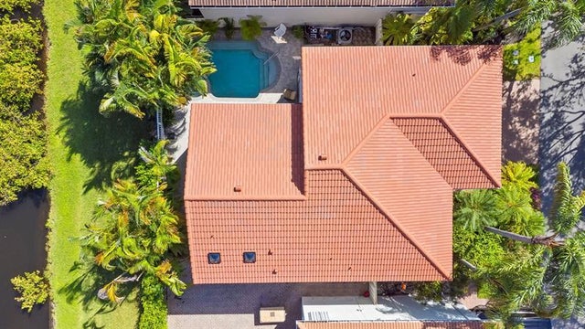4 of 36 - 1085 W Lake St, Hollywood, FL