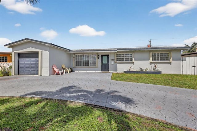 1 of 59 - 7641 Nw 6th Ct, Pembroke Pines, FL