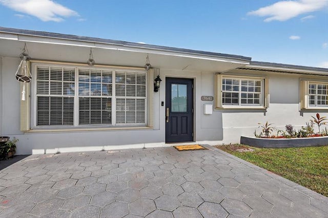 4 of 59 - 7641 Nw 6th Ct, Pembroke Pines, FL