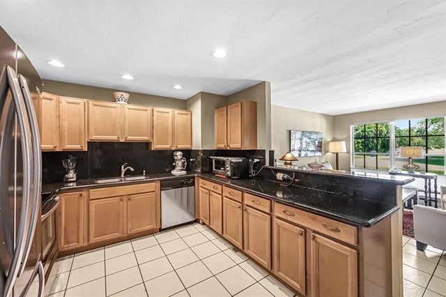 5 of 32 - 801 Nw 26th St, Wilton Manors, FL