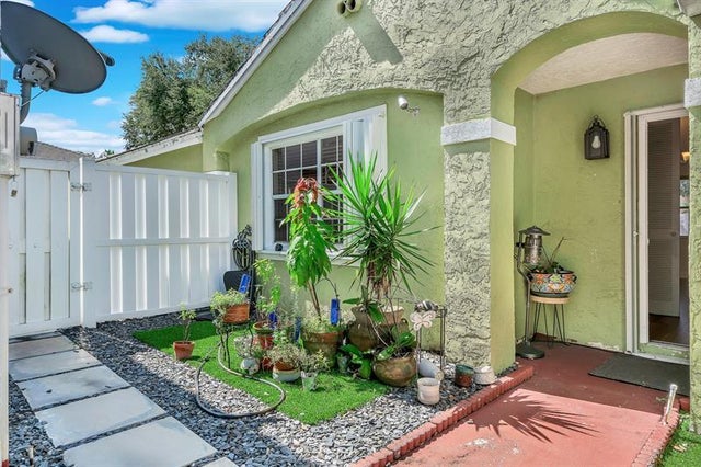 1 of 59 - 9842 Nw 2nd Ct, Plantation, FL