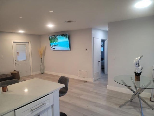 2 of 8 - 231 Sw 29th Ave, Fort Lauderdale, FL