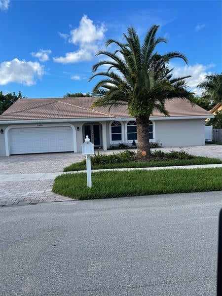 7485 Royal Palm Blvd, Margate