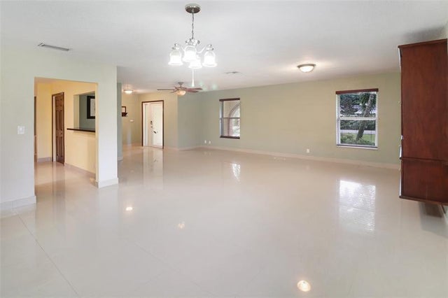 5 of 36 - 861 Nw 116th Ave, Plantation, FL