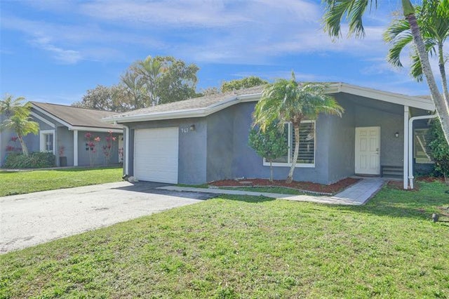 1 of 49 - 967 Nw 89th Ave, Plantation, FL