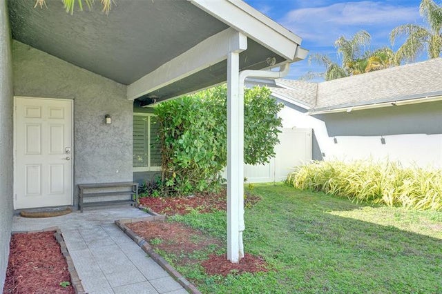 3 of 49 - 967 Nw 89th Ave, Plantation, FL