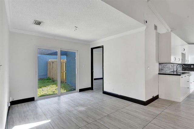 5 of 49 - 967 Nw 89th Ave, Plantation, FL