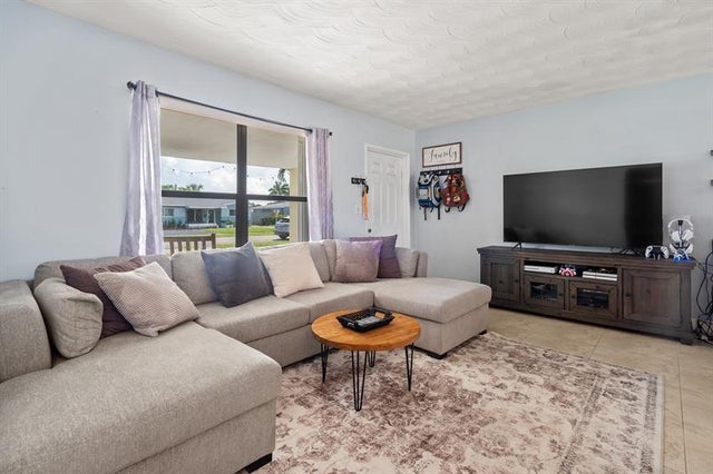5 of 38 - 3431 Sw 15th Ct, Fort Lauderdale, FL