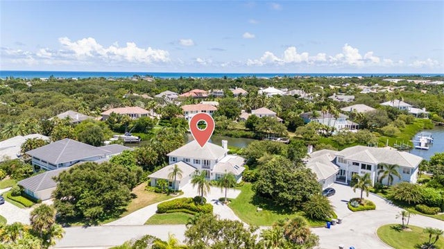 2 of 37 - 230 Osprey Ct, Vero Beach, FL