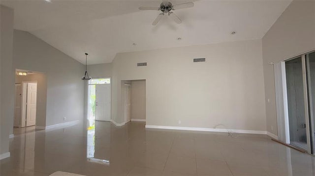 4 of 15 - 1050 Nw 108th Ave, Plantation, FL