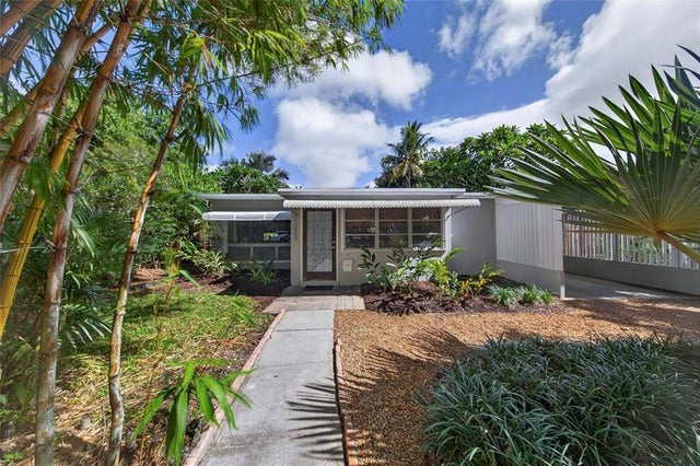 2 of 35 - 1009 Ne 16th Pl, Fort Lauderdale, FL