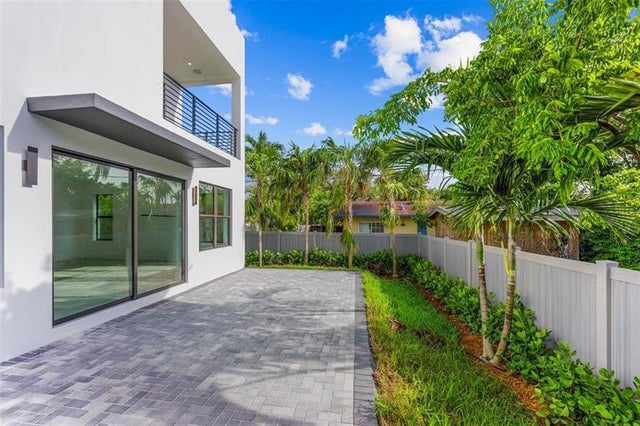 3 of 36 - 3298 Sw 15th Ave, Fort Lauderdale, FL