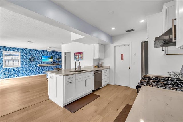 5 of 33 - 5211 Ne 26th Ave, Lighthouse Point, FL