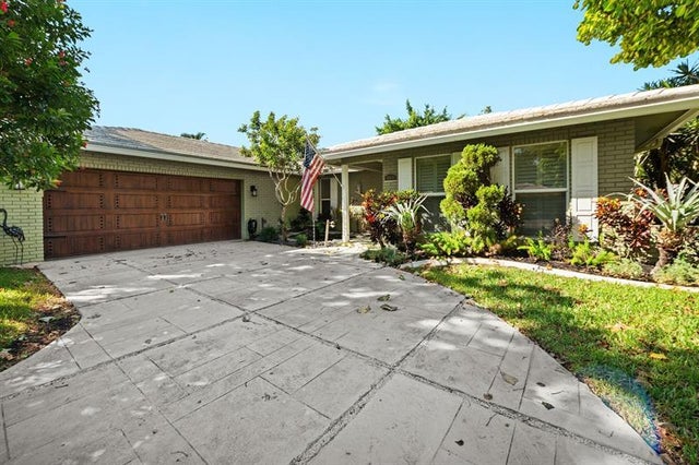 1 of 23 - 10044 Ramblewood Dr, Coral Springs, FL