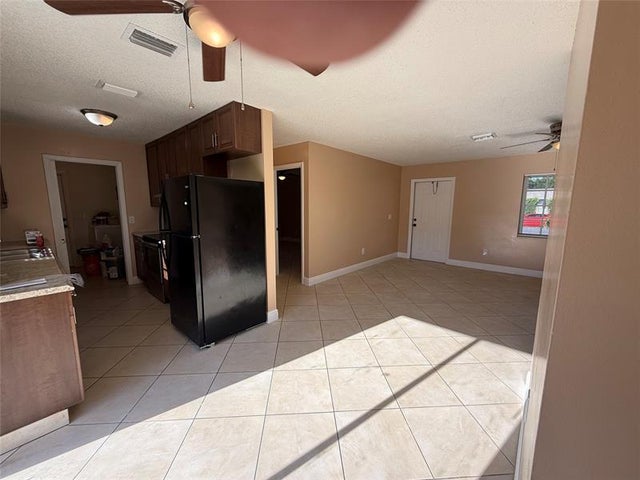 3 of 12 - 1476 7th St, West Palm Beach, FL