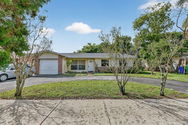 1 of 20 - 8400 Johnson St, Pembroke Pines, FL