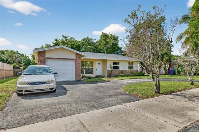 2 of 20 - 8400 Johnson St, Pembroke Pines, FL