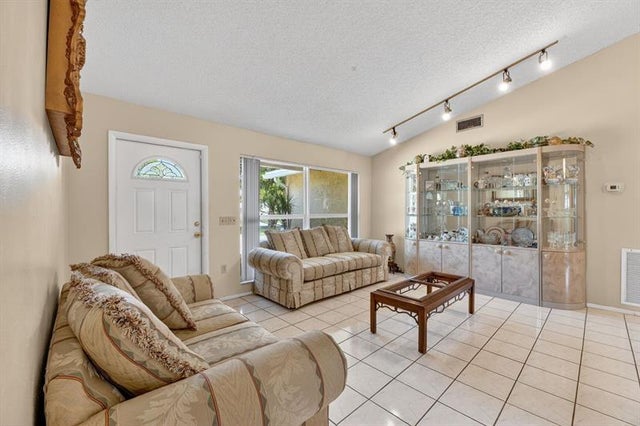 5 of 20 - 8400 Johnson St, Pembroke Pines, FL