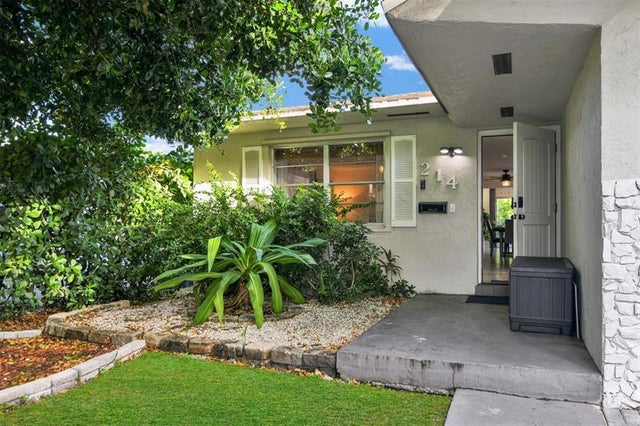 5 of 27 - 214 Se 6th St, Dania, FL