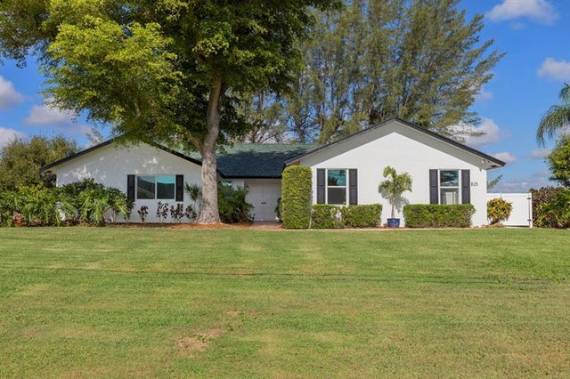 1 of 38 - 825 Whippoorwill Trl, West Palm Beach, FL