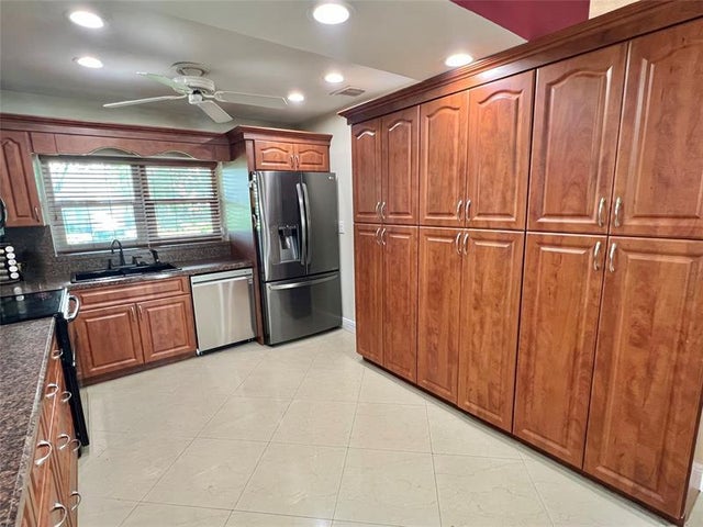 4 of 19 - 7321 Nw 38th Ct, Coral Springs, FL
