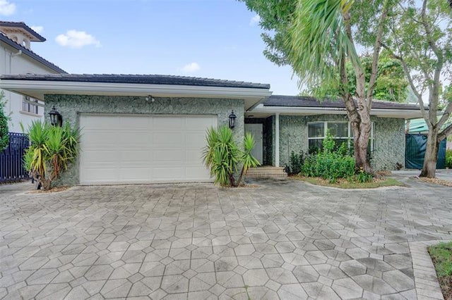 3 of 42 - 2427 Sea Island Dr, Fort Lauderdale, FL