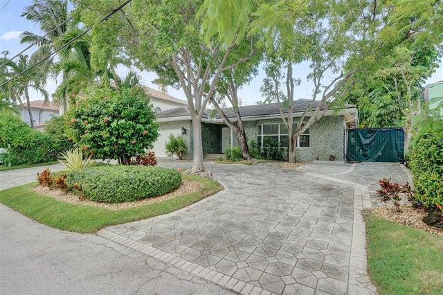 4 of 42 - 2427 Sea Island Dr, Fort Lauderdale, FL