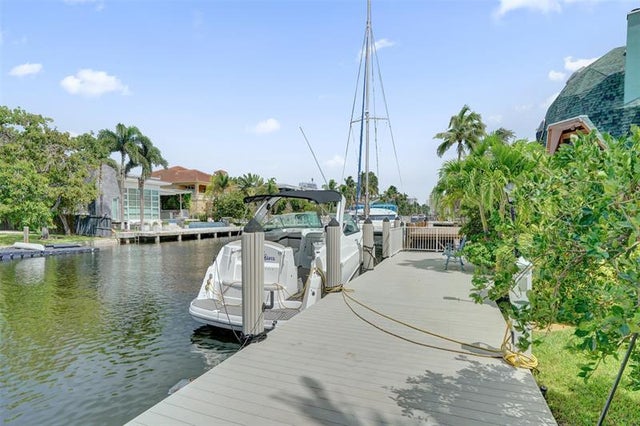 5 of 42 - 2427 Sea Island Dr, Fort Lauderdale, FL