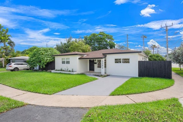 2 of 35 - 3262 Pierce St, Hollywood, FL