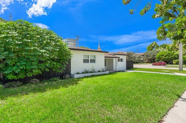 3 of 35 - 3262 Pierce St, Hollywood, FL