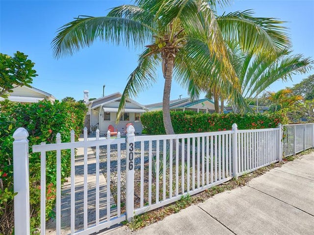 2 of 41 - 306 N J St, Lake Worth, FL