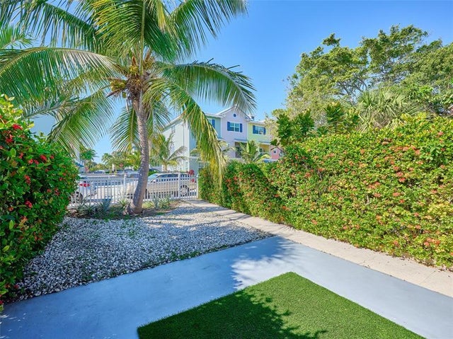 3 of 41 - 306 N J St, Lake Worth, FL