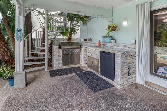 2 of 38 - 635 Riviera Isle Drive, Fort Lauderdale, FL