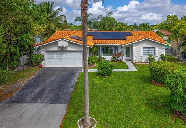 4 of 40 - 7505 Nw 40th Pl, Coral Springs, FL