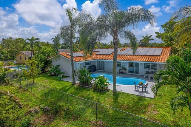 5 of 40 - 7505 Nw 40th Pl, Coral Springs, FL