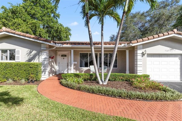 1 of 72 - 7237 E Tropical Way, Plantation, FL