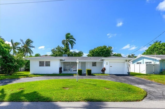 1 of 29 - 2728 Ne 30th St, Lighthouse Point, FL