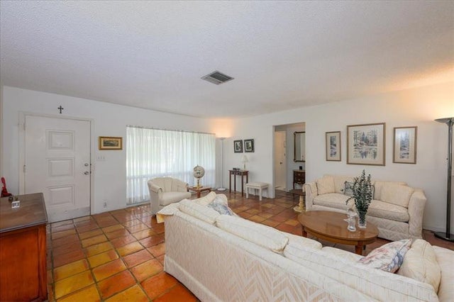4 of 29 - 2728 Ne 30th St, Lighthouse Point, FL