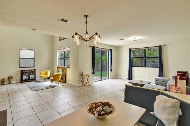 4 of 35 - 9120 Sw 227th Ln, Cutler Bay, FL