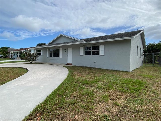 3 of 38 - 225 Wrena Drive, West Palm Beach, FL